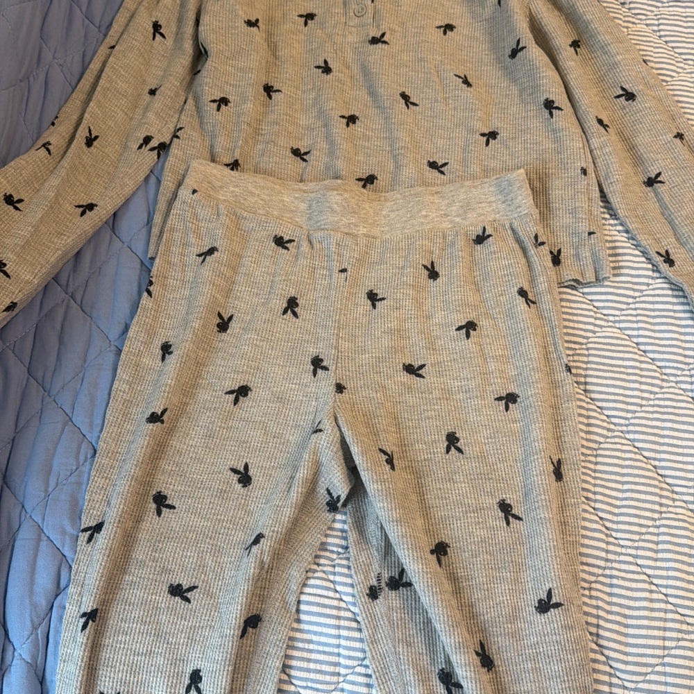 PacSun Gray Pajama Set with Black Pattern